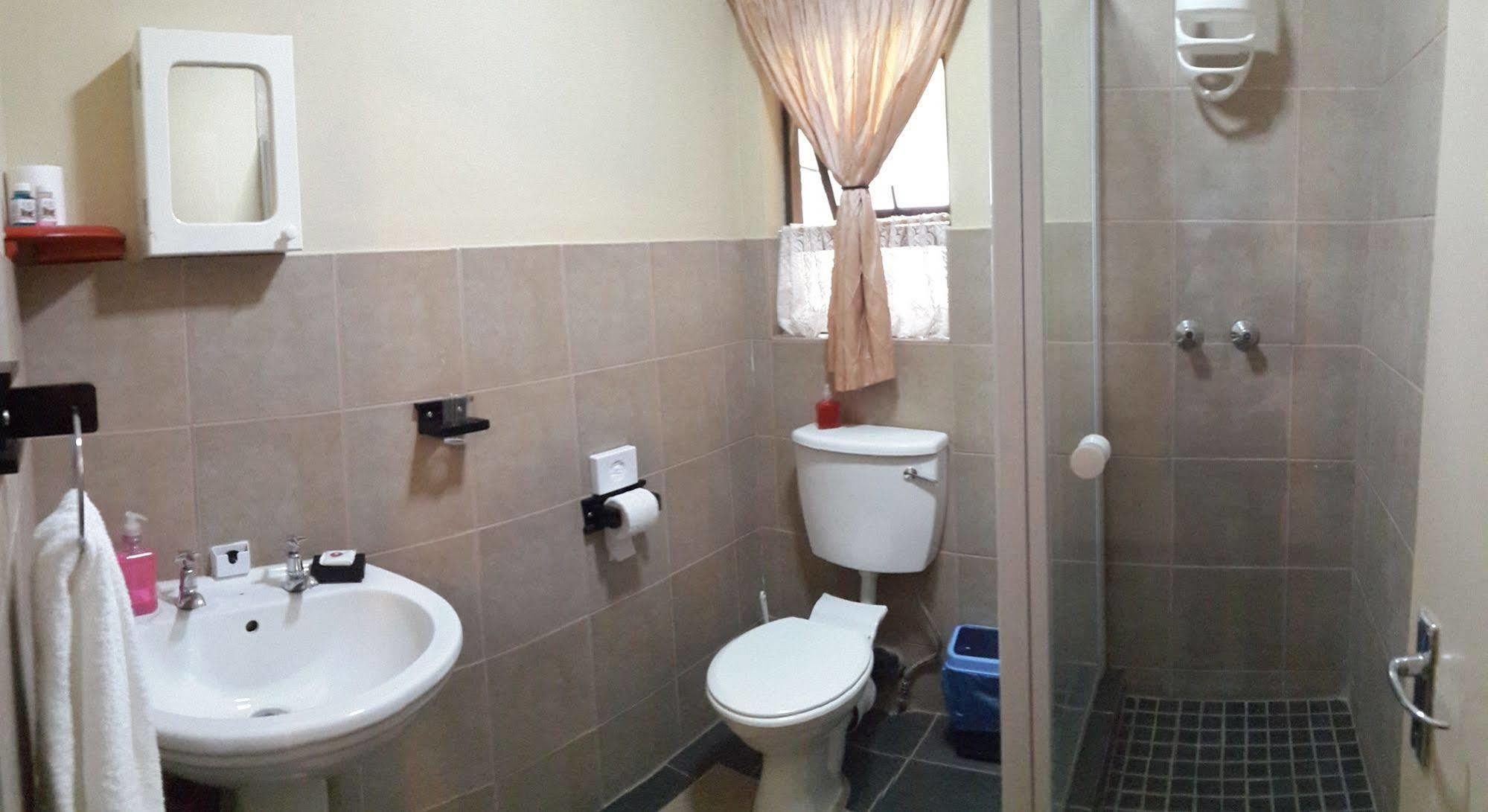 Crystal Rose Lodge Johannesburg Dış mekan fotoğraf