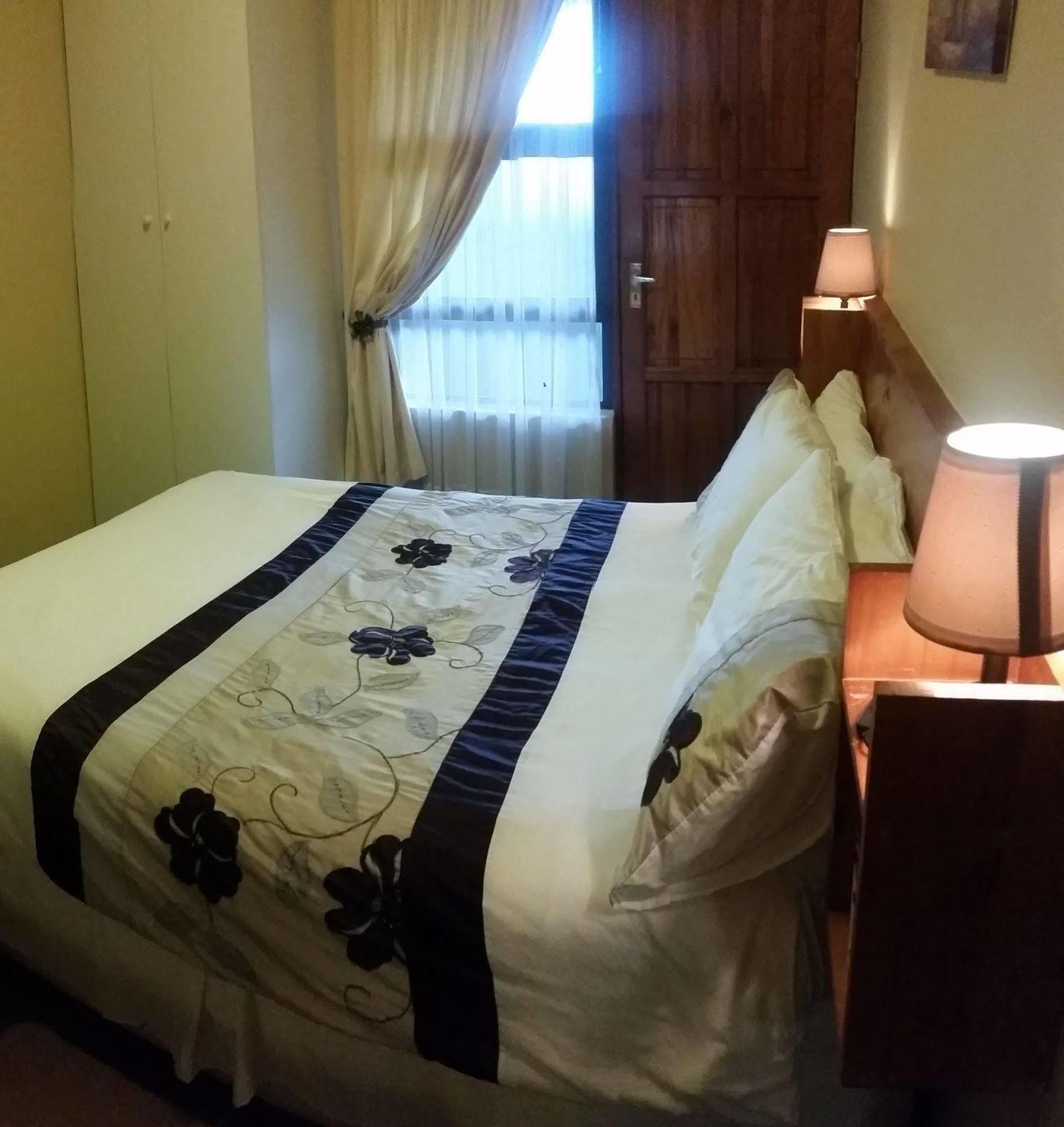 Crystal Rose Lodge Johannesburg Dış mekan fotoğraf